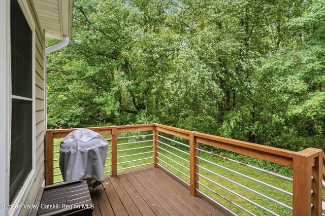 8 S Ohioville Road, New Paltz, NY 12561