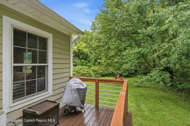 8 S Ohioville Road, New Paltz, NY 12561