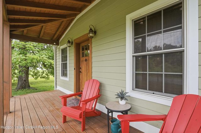 8 S Ohioville Road, New Paltz, NY 12561
