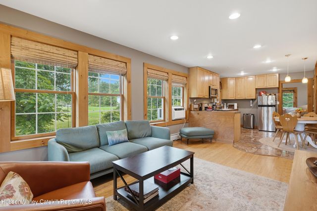 8 S Ohioville Road, New Paltz, NY 12561