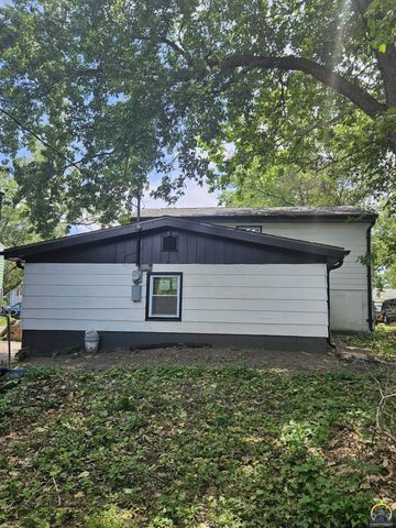 1224 SE 35th TER, Topeka, KS 66605
