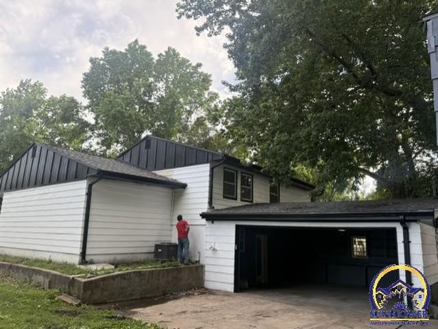1224 SE 35th TER, Topeka, KS 66605