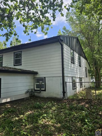 1224 SE 35th TER, Topeka, KS 66605