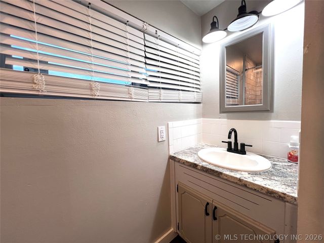 701 Lampton Lane, Mcalester, OK 74501