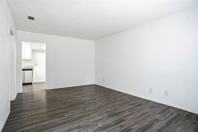 335 Freeman Street, Mesquite, TX 75149