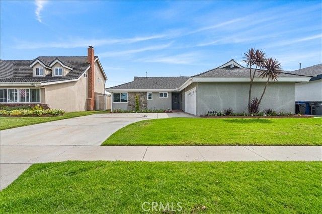 11852 Reagan Street, Los Alamitos, CA 90720