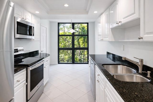 1121 Crandon Blvd F206, Key Biscayne, FL 33149