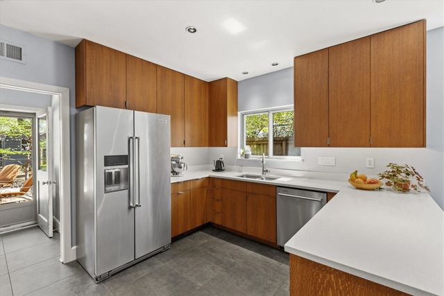 140 S GROVE PARK RD, Memphis, TN 38117