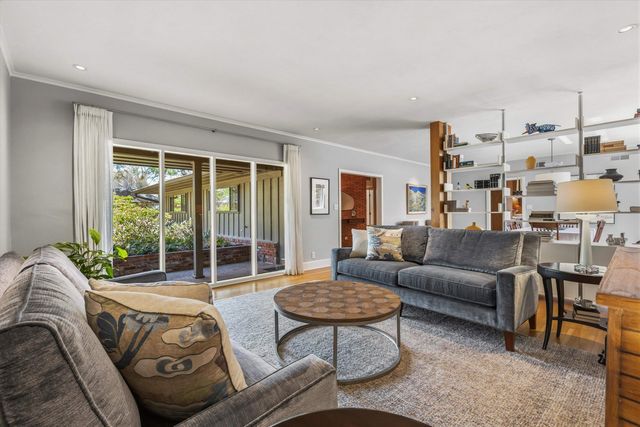 140 S GROVE PARK RD, Memphis, TN 38117