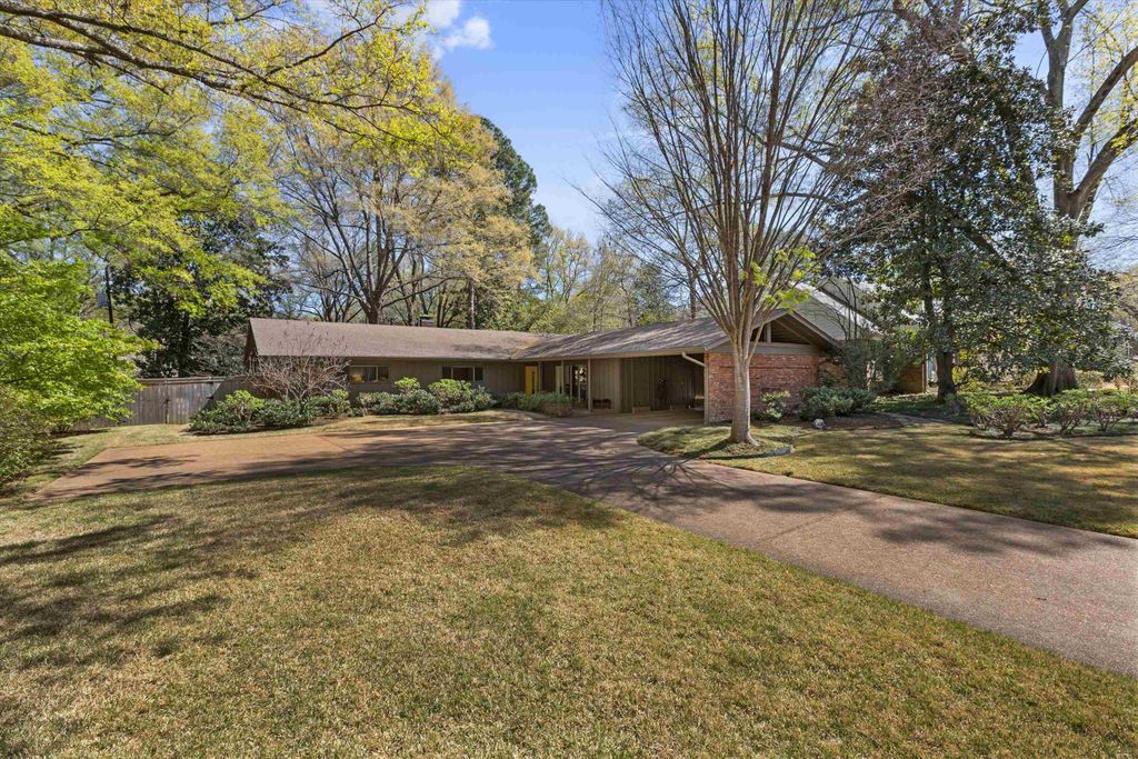 140 S GROVE PARK RD, Memphis, TN 38117