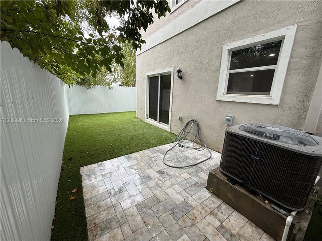 1743 SE 9th Ter 0, Homestead, FL 33034