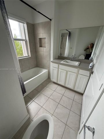 1743 SE 9th Ter 0, Homestead, FL 33034