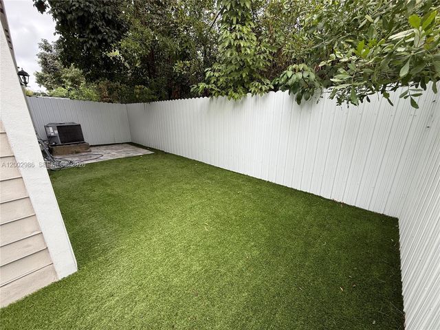 1743 SE 9th Ter 0, Homestead, FL 33034