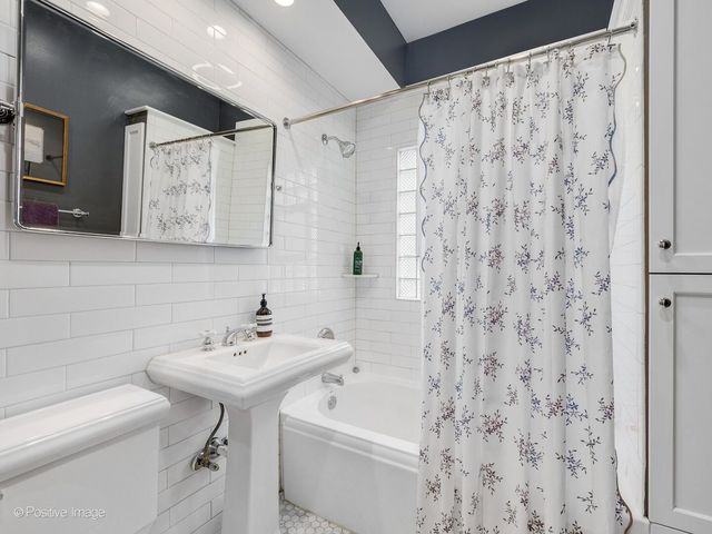 729 N BRAINARD Avenue, La Grange Park, IL 60526