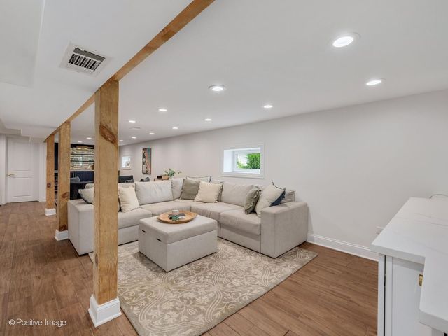 729 N BRAINARD Avenue, La Grange Park, IL 60526
