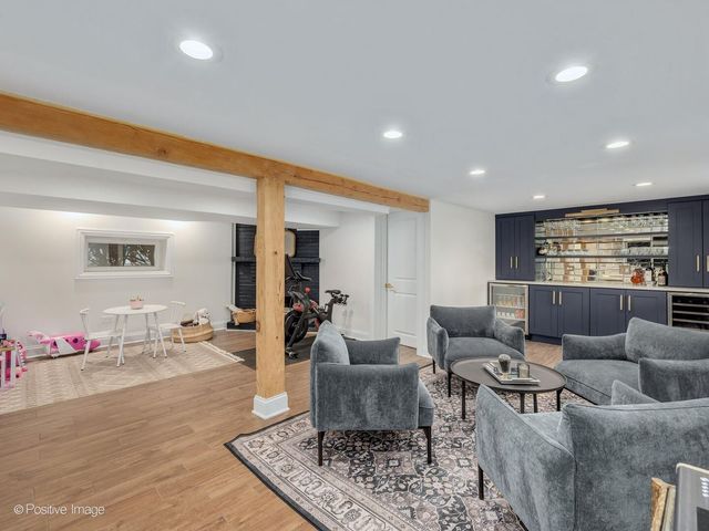 729 N BRAINARD Avenue, La Grange Park, IL 60526