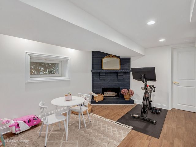 729 N BRAINARD Avenue, La Grange Park, IL 60526