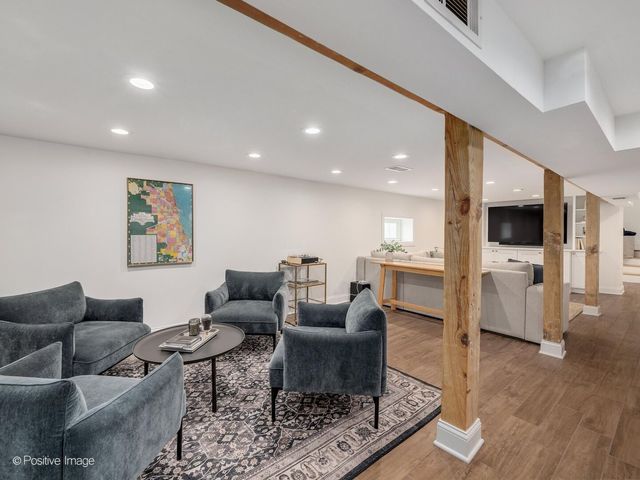 729 N BRAINARD Avenue, La Grange Park, IL 60526