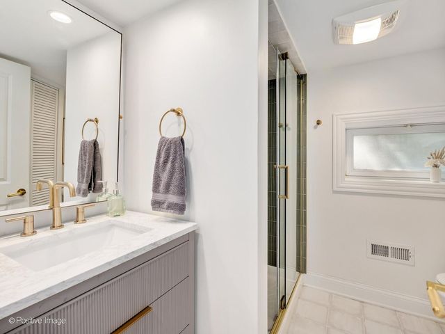 729 N BRAINARD Avenue, La Grange Park, IL 60526