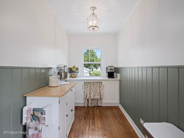 729 N BRAINARD Avenue, La Grange Park, IL 60526