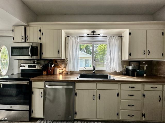 191 W Broadway Street, Greenwood, IN 46142