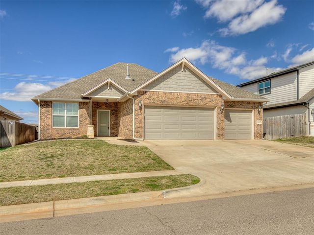 11413 NW 100th Court, Yukon, OK 73099