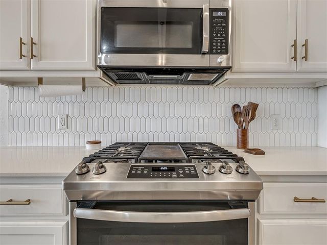 11413 NW 100th Court, Yukon, OK 73099