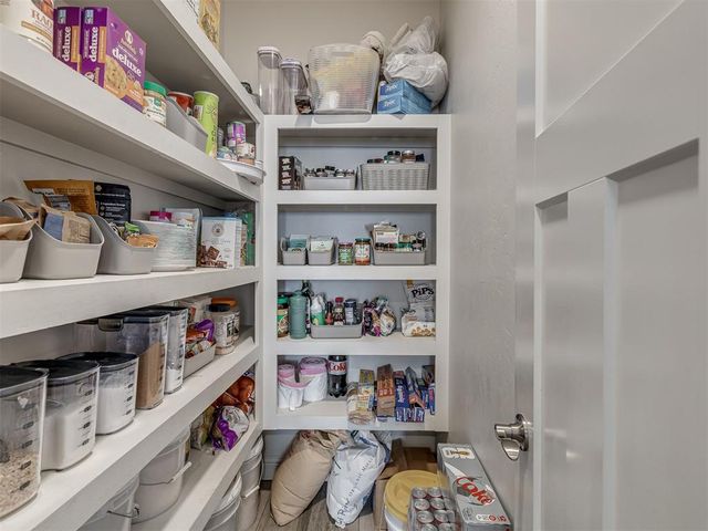 11413 NW 100th Court, Yukon, OK 73099