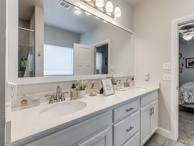 11413 NW 100th Court, Yukon, OK 73099