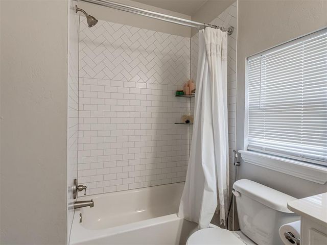 11413 NW 100th Court, Yukon, OK 73099