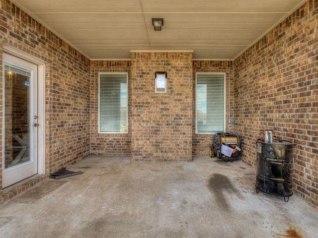 11413 NW 100th Court, Yukon, OK 73099