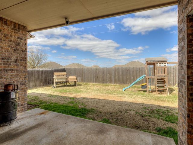 11413 NW 100th Court, Yukon, OK 73099