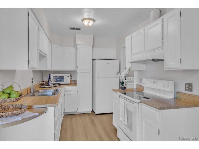 2036 W 101st Ave, Thornton, CO 80260