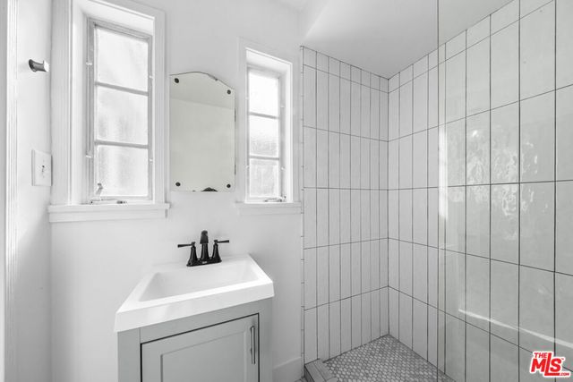 2565 Canyon Drive, Los Angeles, CA 90068