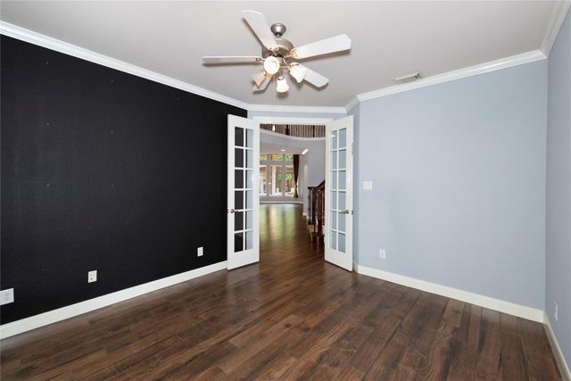 15 Pawprint Place, The Woodlands, TX 77382