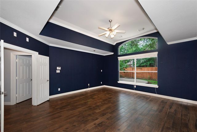 15 Pawprint Place, The Woodlands, TX 77382
