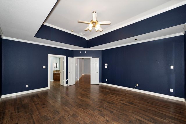 15 Pawprint Place, The Woodlands, TX 77382