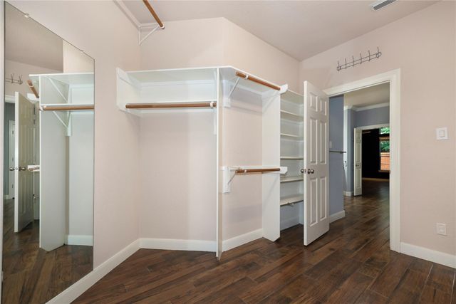 15 Pawprint Place, The Woodlands, TX 77382