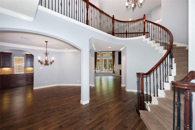 15 Pawprint Place, The Woodlands, TX 77382