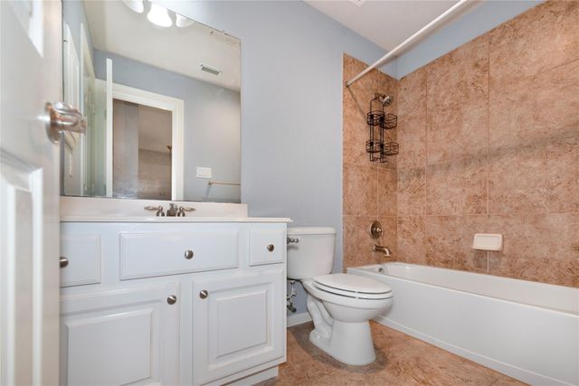 15 Pawprint Place, The Woodlands, TX 77382