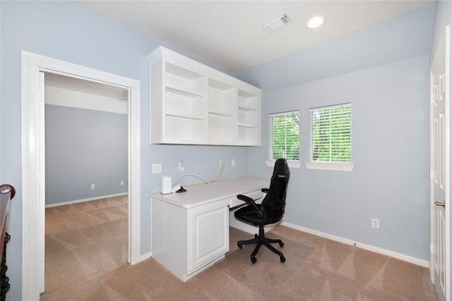 15 Pawprint Place, The Woodlands, TX 77382