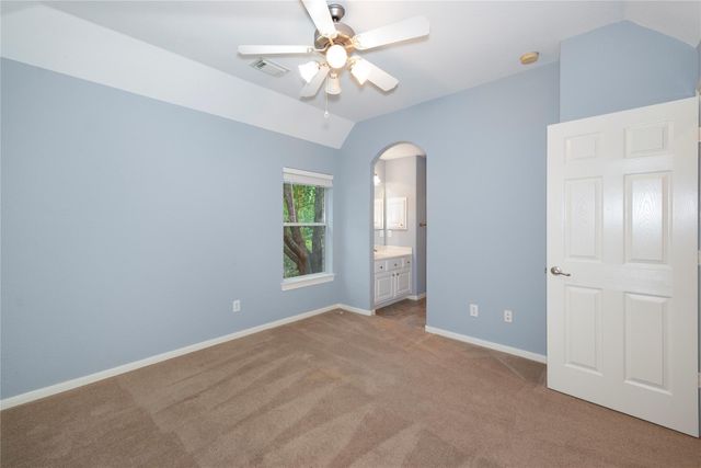 15 Pawprint Place, The Woodlands, TX 77382