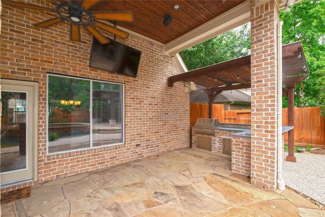 15 Pawprint Place, The Woodlands, TX 77382