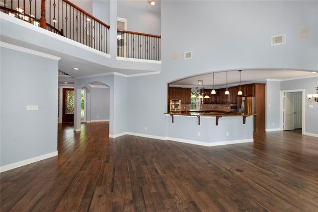 15 Pawprint Place, The Woodlands, TX 77382