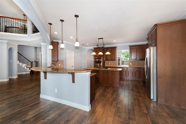 15 Pawprint Place, The Woodlands, TX 77382
