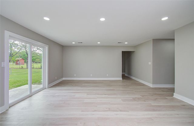 1105 Redberry Hill Road, Baytown, TX 77521