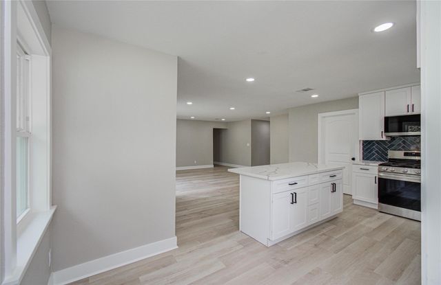 1105 Redberry Hill Road, Baytown, TX 77521