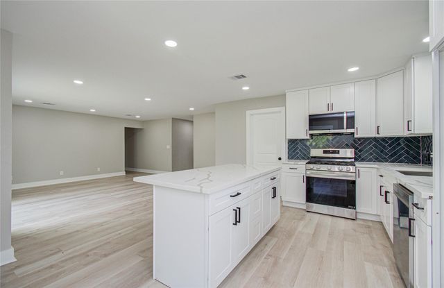 1105 Redberry Hill Road, Baytown, TX 77521