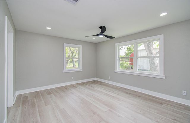 1105 Redberry Hill Road, Baytown, TX 77521