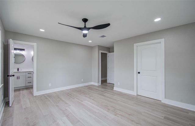 1105 Redberry Hill Road, Baytown, TX 77521